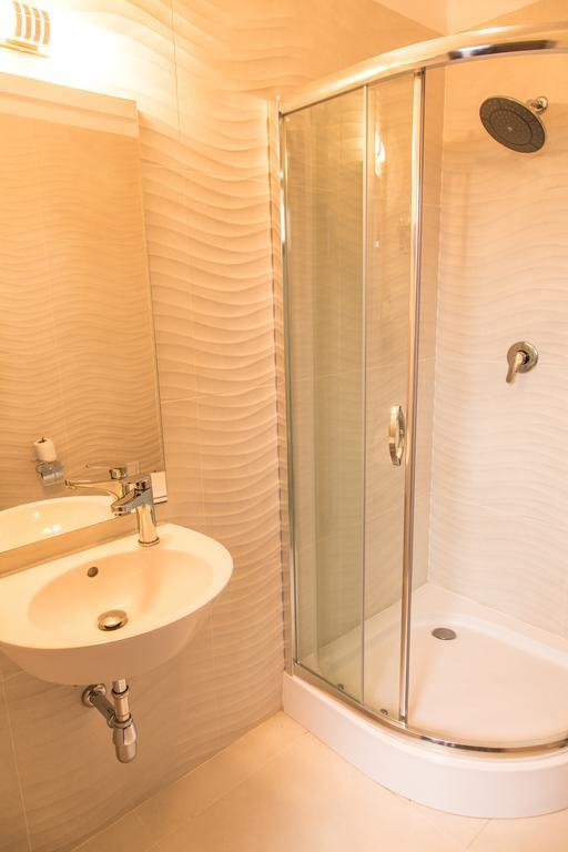 Hotel Bliss Sibiu Habitación foto
